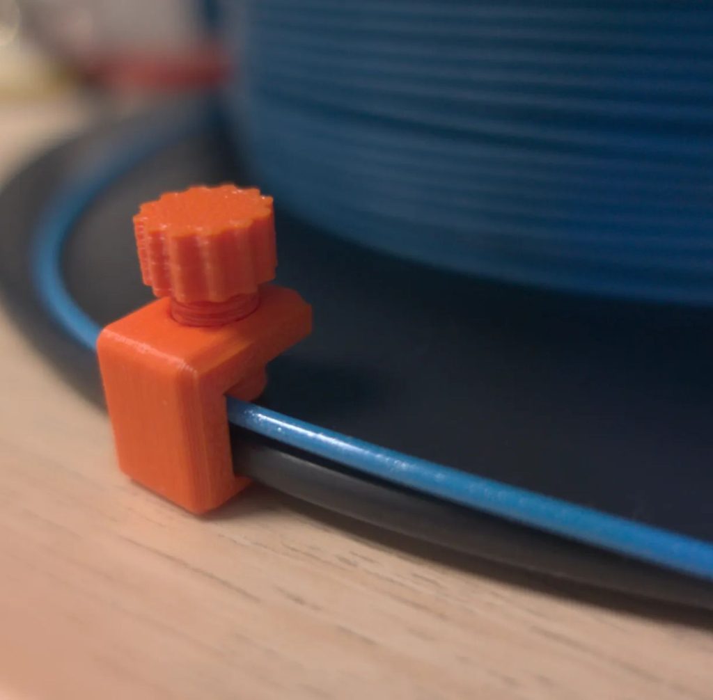 .STL do dia: Clipe de filamento com parafuso